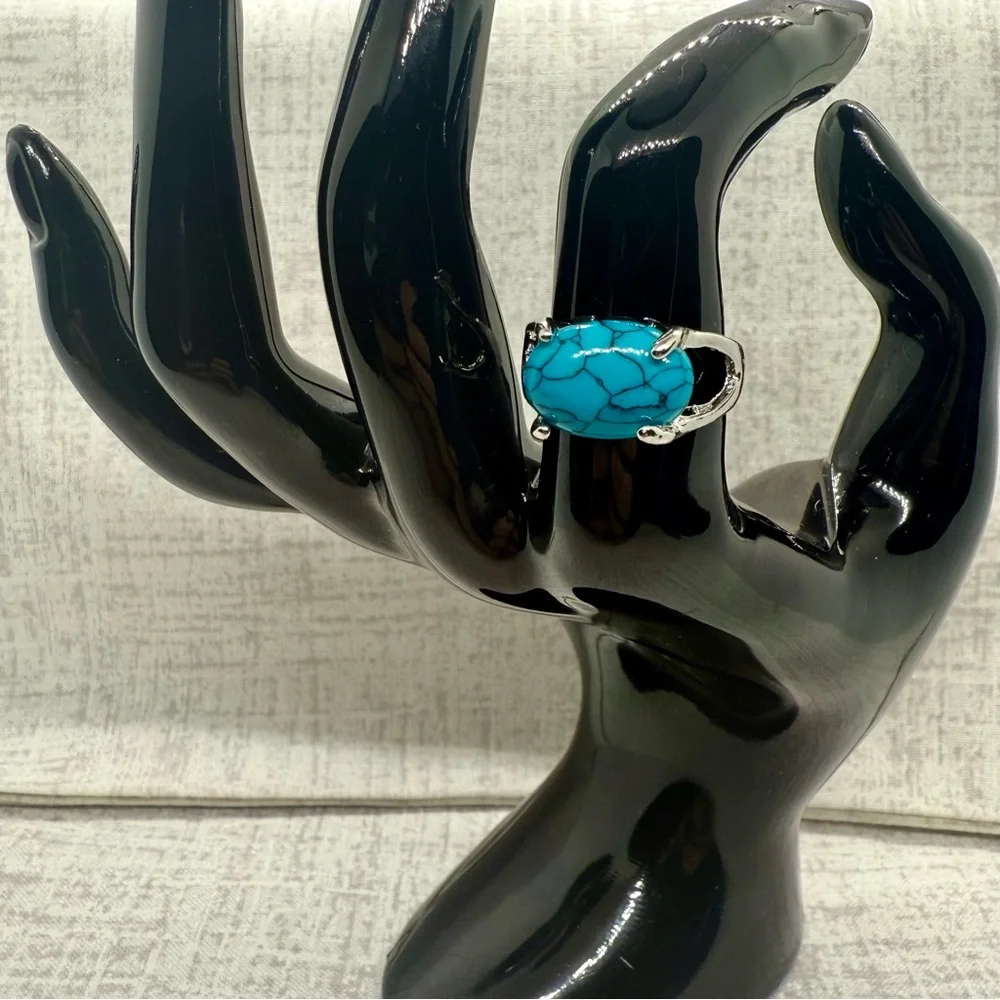 New Turquoise Howlite Statement Ring, Size 7 - Picture 2 of 5